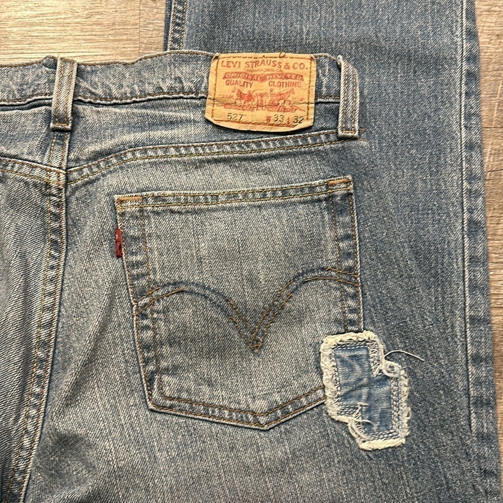 Levis R tab patched distressed Low Boot Cut 527 jeans size 33x32” - Picture 8 of 12